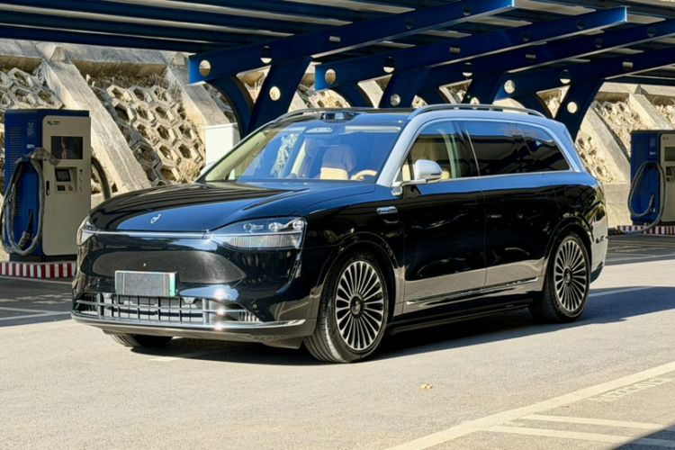 Used Hima AITO M9 2025 Extended-Range Ultra Version 52 kWh 6-Seater
