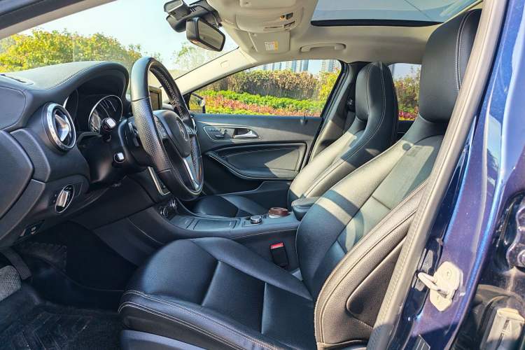 Used Mercedes-Benz GLA 2015 GLA 220 4MATIC Luxury Model
