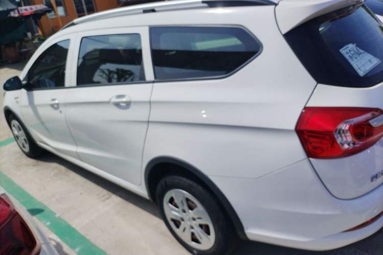 Used Baojun 310W 2017 1.5L Manual Comfort Version China VI Emission Standard
