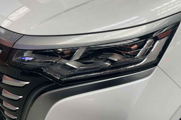 Used Denza D9 2022 DM-i 970 Four-Wheel Drive Flagship Model