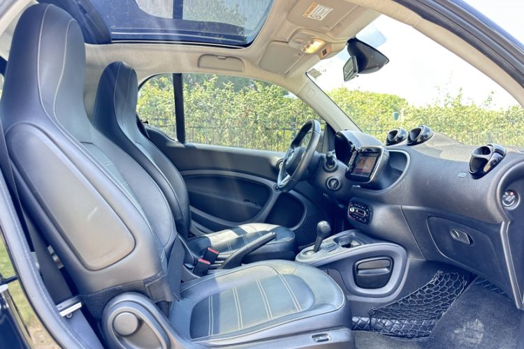 Used  fortwo 2019 0.9T 66kW Hardtop Pioneer Edition China VI
