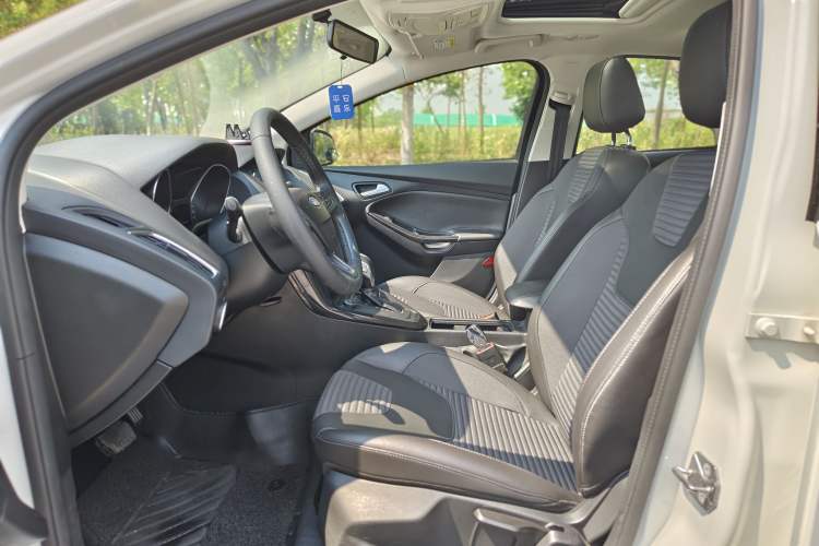 Used Ford Focus 2017 Sedan 1.6L Automatic Fashion Edition Smart Drive Version