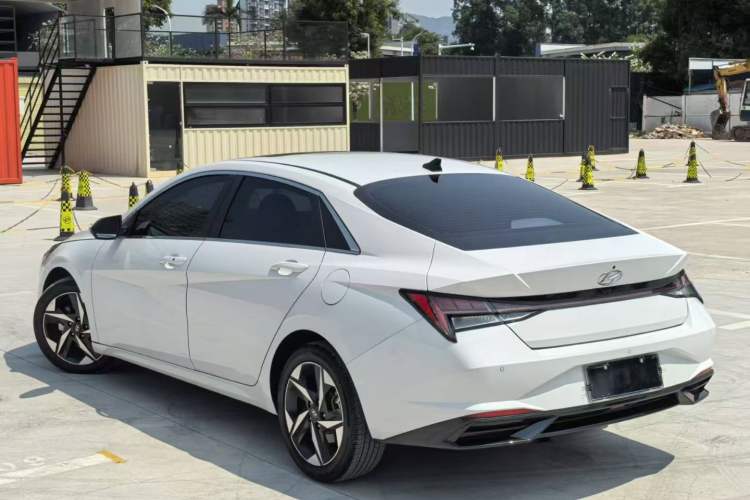 Used Hyundai Elantra 2022 1.5L CVT LUX Prestige Edition
