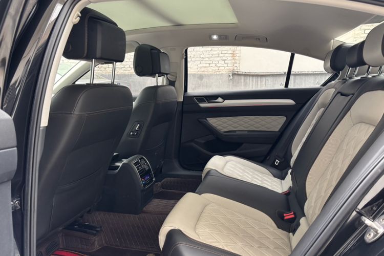 Used Volkswagen Magotan 2023 2 Million Units Commemorative Edition 330TSI DSG Luxury Version