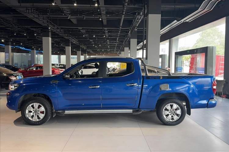 Used SAIC MAXUS T60 2017 2.0T Gasoline Automatic 4x4 High-Ride Flagship Long-Wheelbase Version
