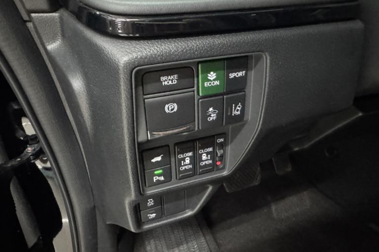 Used Honda Elysion 2022 2.0L eHEV Luxury Edition
