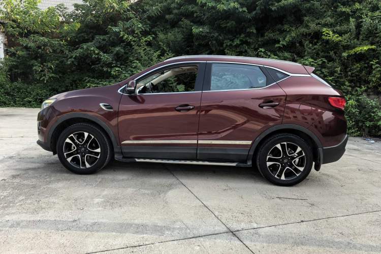 Used Soueast DX7 2015 1.5T Manual Luxury Model
