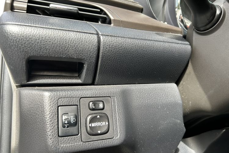 Used Toyota YARiS L 2015 1.5G Automatic Xuan Dong Sunroof Special Edition
