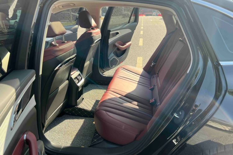 Used Hongqi H5 2025 2.0T Automatic Flag Edition – 500 000 Units Commemorative Version