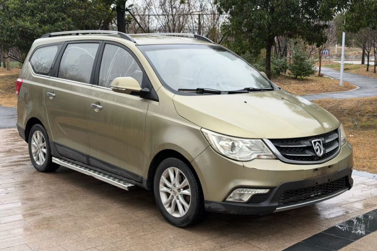 Used Baojun 730 2014 1.5L manual Comfort ESP version 7 seats