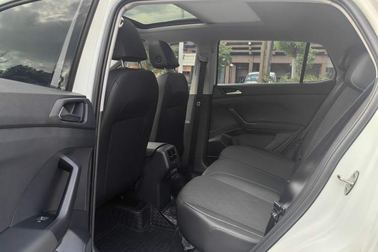 Used Volkswagen Tacqua 2023 200TSI DSG Joy-Connect Edition
