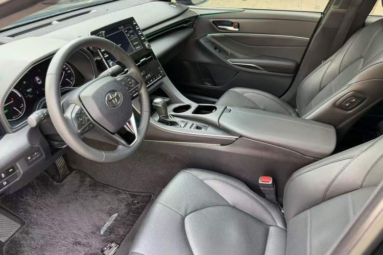 Used Toyota Avalon 2019 Dual-Engine 2.5L Luxury Edition China VI Standard
