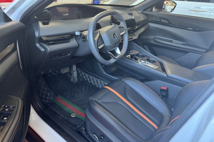 Used Changan UNI-V 2024 1.5T Prestige Edition
