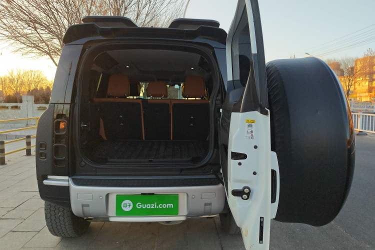 Used Land Rover Defender 2023 Facelift 110 3.0T P400 Dark Edition