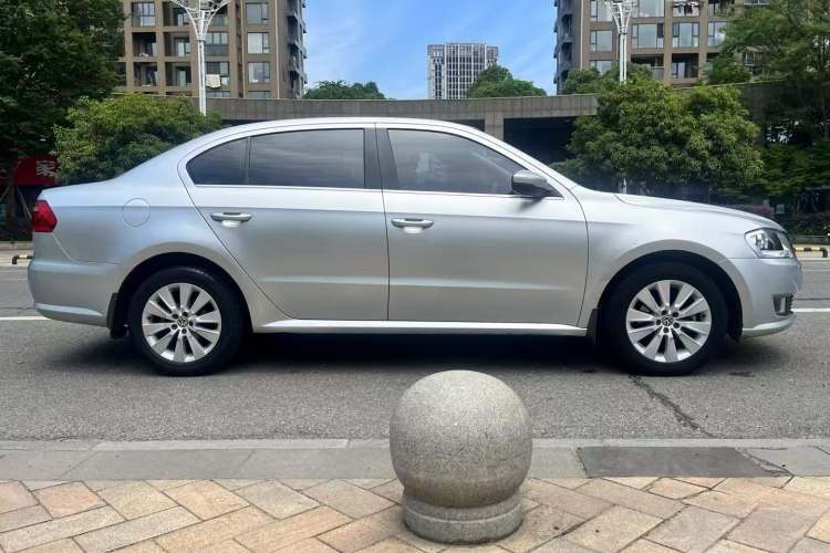 Used Volkswagen Lavida 2013 Restyled Classic 1.6L Automatic Comfort Edition
