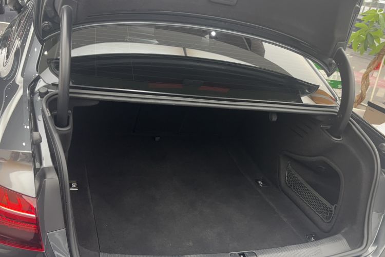 Used Audi A4L 2022 40 TFSI Luxury Dynamic Model
