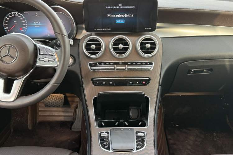 Used Mercedes-Benz GLC 2022 Facelift GLC 260 L 4MATIC Luxury Edition
