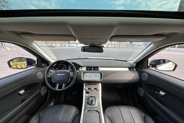 Used Land Rover Range Rover Evoque 2018 240 PS SE Smart Brilliance Edition
