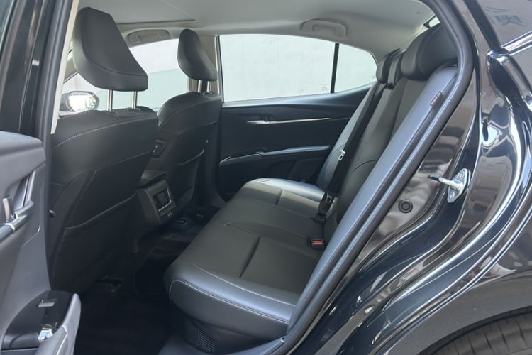 Used Toyota Camry 2024 Dual-Motor 2.0 HGVP Luxury Edition
