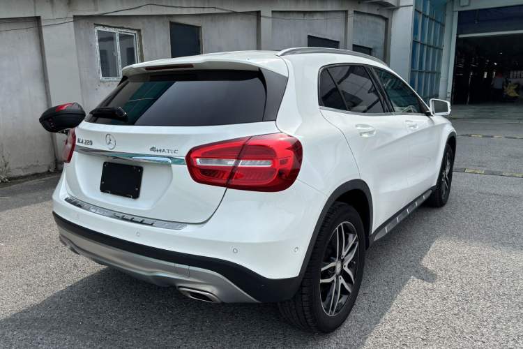 Used Mercedes-Benz GLA 2015 GLA 220 4MATIC Fashion Model
