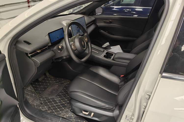 Used Baojun Yunhai 2024 600km Pure Electric Version
