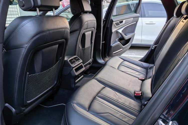 Used Audi A6 2022 allroad quattro Explorer 55 TFSI Prestige Off-Road Model