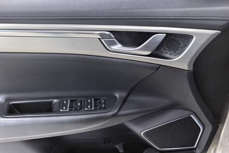 Used Geely Auto Emgrand GL 2017 1.8L DCT Elite Model
