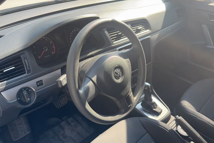 Used Volkswagen Lavida 2017 1.6L Automatic Comfort Edition
