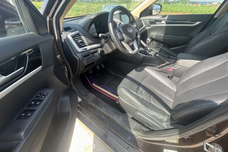 Used Dongfeng Aeolus AX7 2015 2.0L Manual Zhiyi Trim
