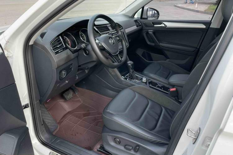 Used Volkswagen Tiguan L 2019 330TSI Automatic Two-Wheel Drive Panoramic Comfort Edition China VI Standard