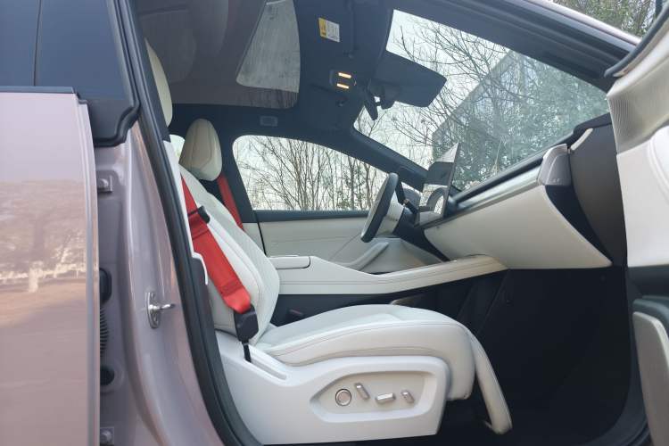 Used ONVO L60 2024 60 kWh Rear-Drive Version