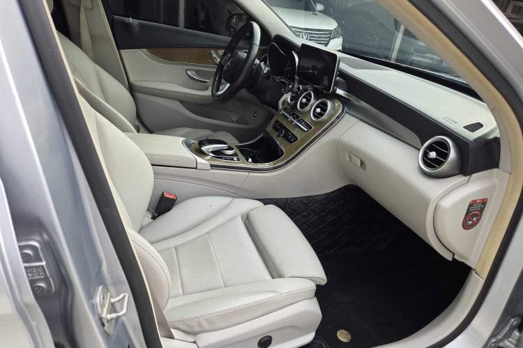 Used Mercedes-Benz C-Class 2015 C 200 L