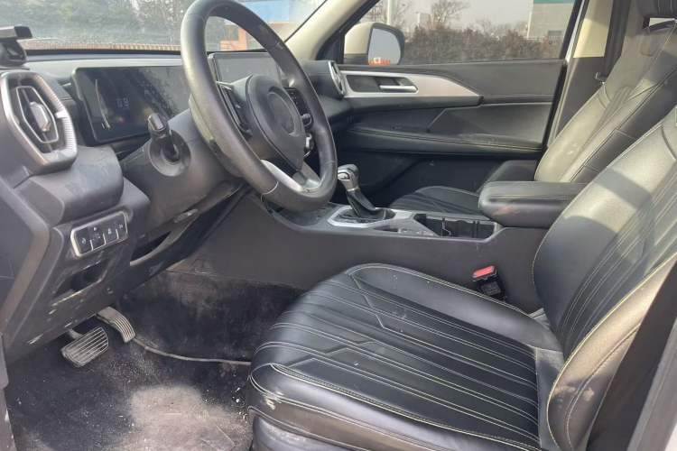 Used Great Wall King Kong Poer 2023 2.0T Automatic Diesel Two-Wheel-Drive Elite Version Flatbed GW4D20M