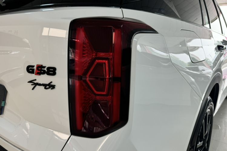 Used GAC Trumpchi GS8 2022 Linghang Series 2.0 TGDI Two-Wheel-Drive Luxury Smart Connectivity Version (7 Seats)
