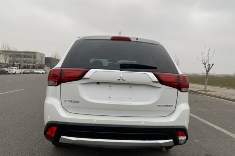 Used Mitsubishi Outlander 2018 2.0L Two-Wheel Drive Glory Edition 5 Seats