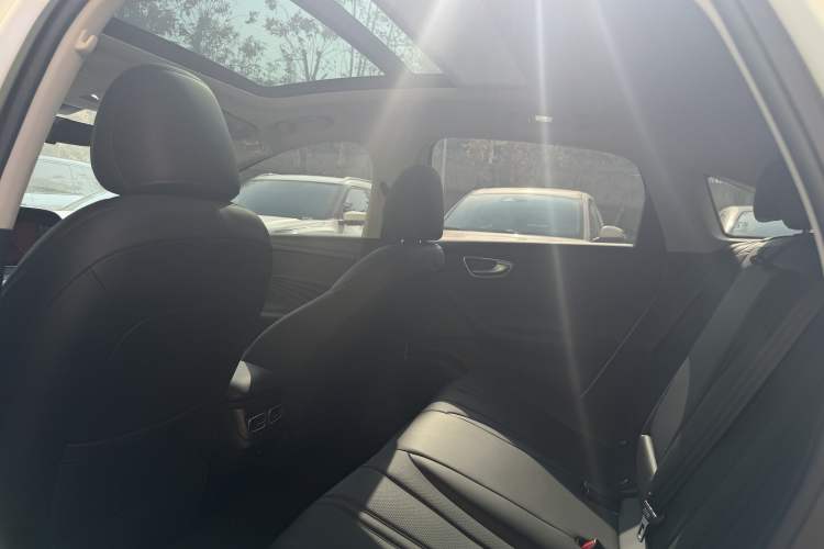 Used Roewe D7 2025 DMH 125km World Champion Excellence Edition