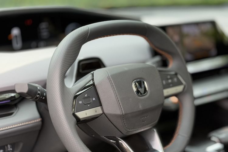 Used Changan UNI-V 2022 1.5T Prestige Version
