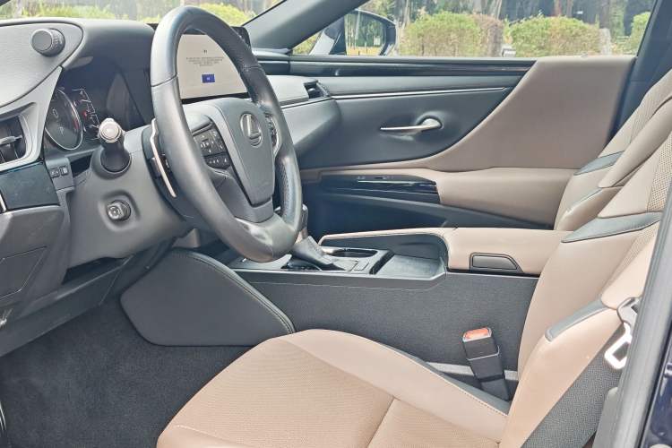 Used Lexus ES 2022 200 Excellence Edition
