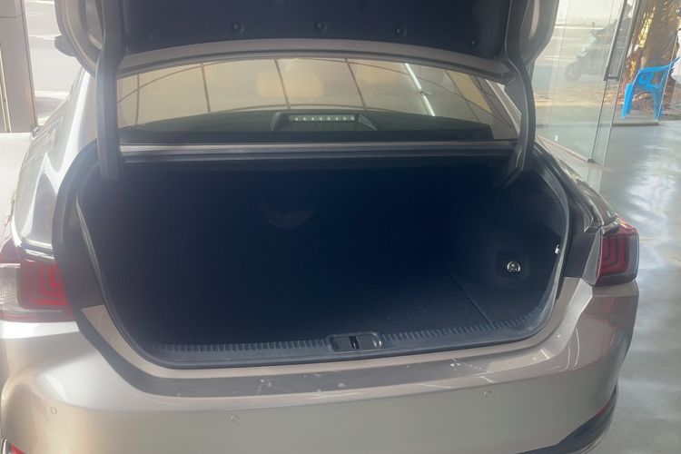 Used Lexus ES 2022 300h Excellence Edition