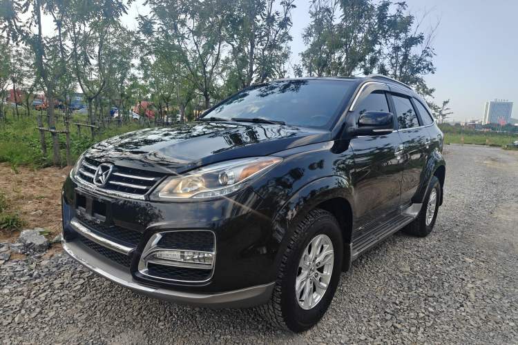 Used JMC Yusheng S350 2014 2.4T Automatic 2WD Diesel Luxury Version with Sunroof 5 Seats
