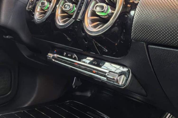 Used Mercedes-Benz A-Class 2020 Restyled A 200 L Sport Sedan Fashion Version