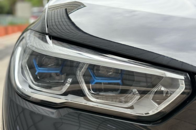 Used BMW X5 2022 xDrive 30Li Luxury M Sport Package
