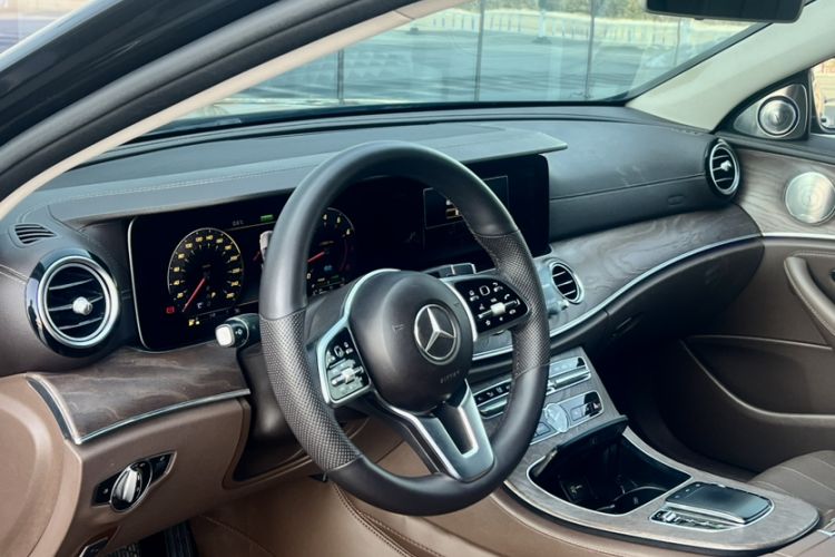 Used Mercedes-Benz E-Class 2019 E 260 L
