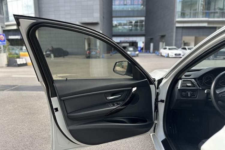 Used BMW 3 Series 2018 320Li Fashion Model
