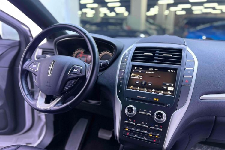 Used Lincoln MKC 2017 2.0T Two-Wheel Drive Deluxe Edition
