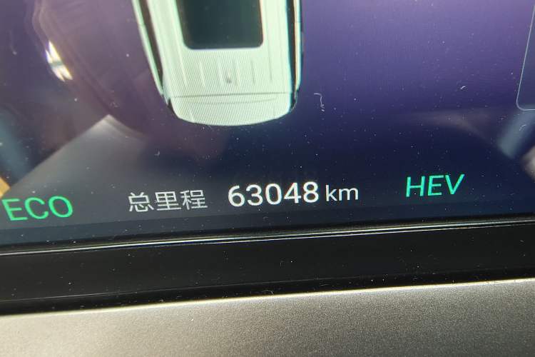 Used Denza D9 2022 DM-i 1040 Prestige Model
