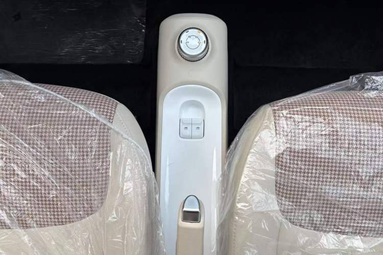 Used Wuling Hongguang MINIEV 2024 3rd Generation 215km Advanced Version
