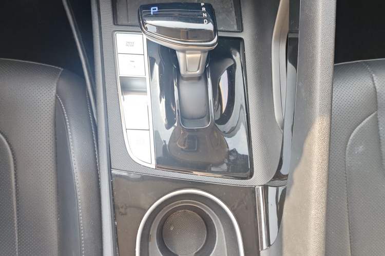 Used Hyundai Elantra 2022 1.5L CVT LUX Prestige Edition