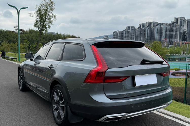 Used Volvo V90 2020 Facelifted Cross Country T5 AWD Zhiyuan Edition
