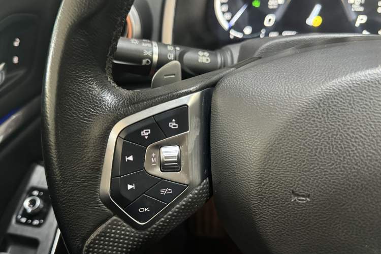 Used Wey VV5 2019 1.5T Two-Wheel Drive Smart Pioneer
